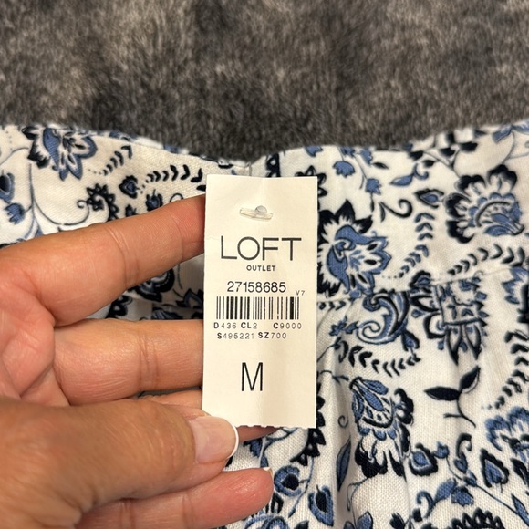 NWT LOFT Blue & White Floral Skirt w/ Elastic Waist and pockets. Beautiful Sz M - Picture 3 of 5